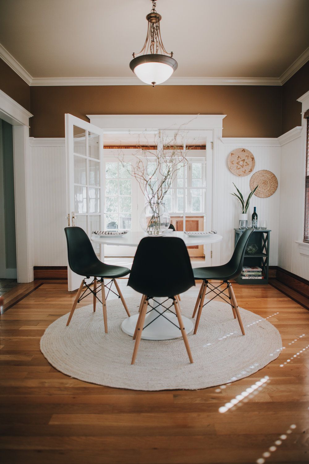 如何在8個簡單的步驟中正確設置桌子