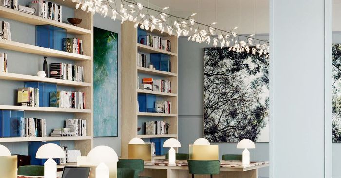 桌子看起來單調嗎？考慮這些辦公室牆裝飾挑選