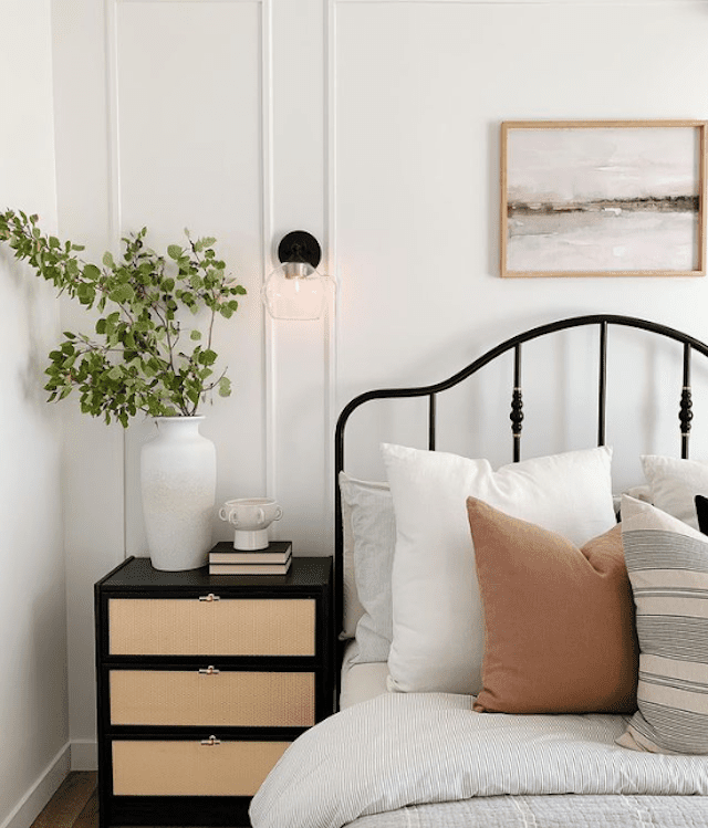 您必須嘗試的10個簡單的宜家床頭櫃hacks